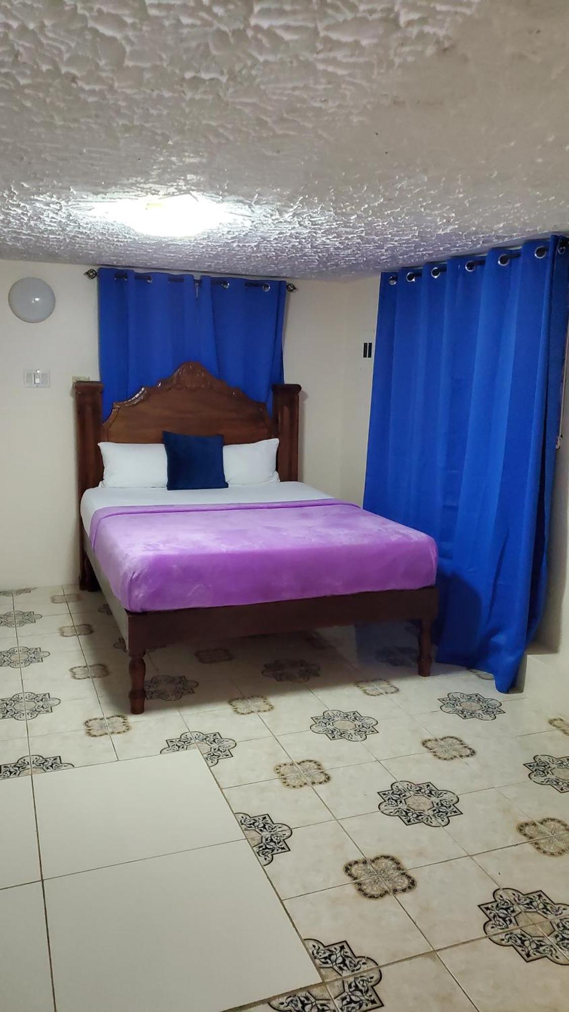 Wizzy Apartment White River Ocho Rios Exteriör bild